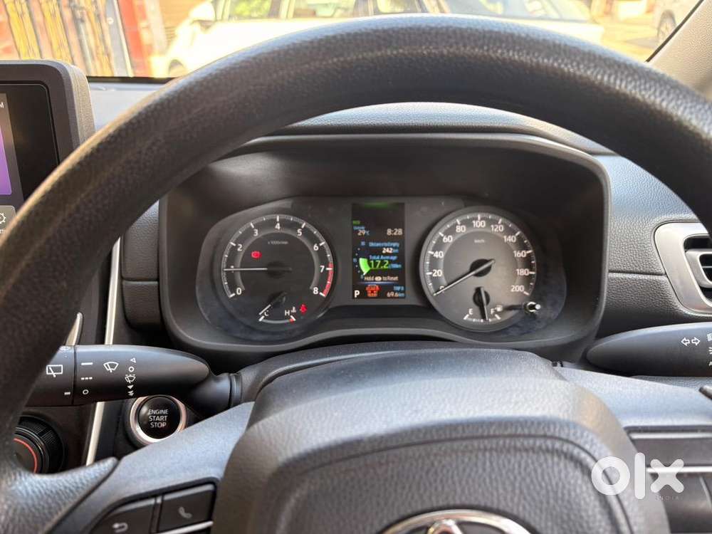 Toyota Innova Hycross 2024