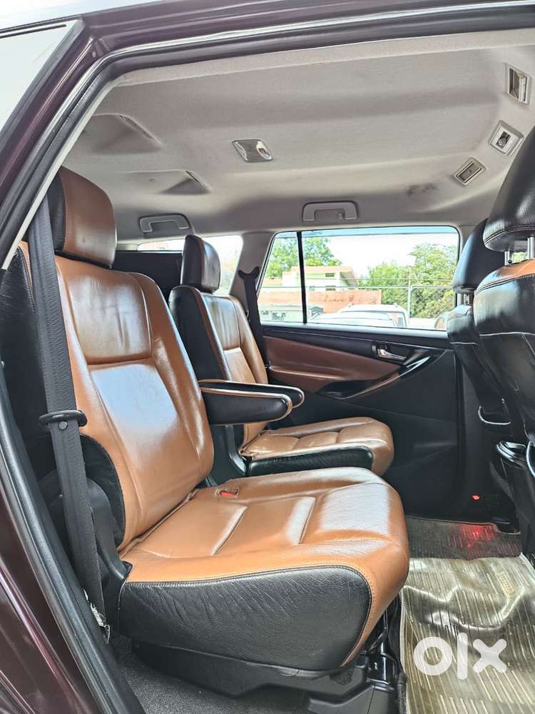 Toyota Innova Crysta 2.7 Gx Limited Edition At 7 Str, 2017, Petrol