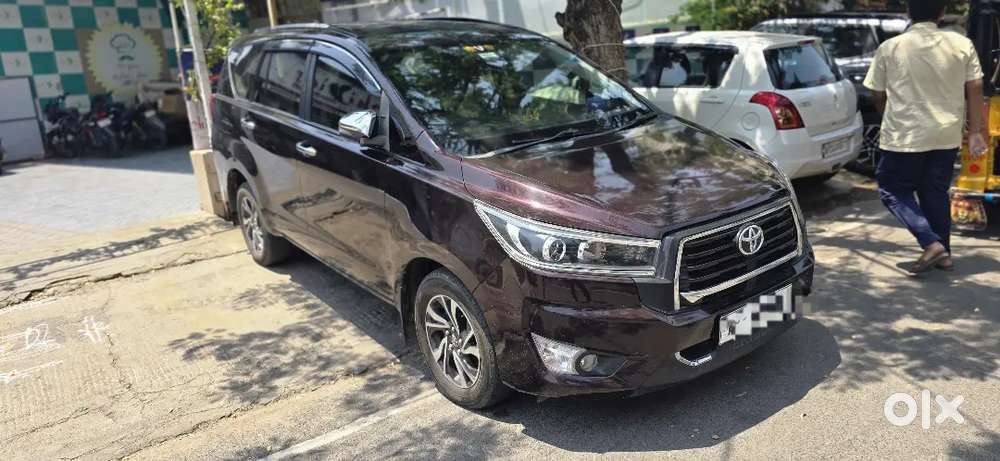 Innova Crysta G 2.4 Automatic