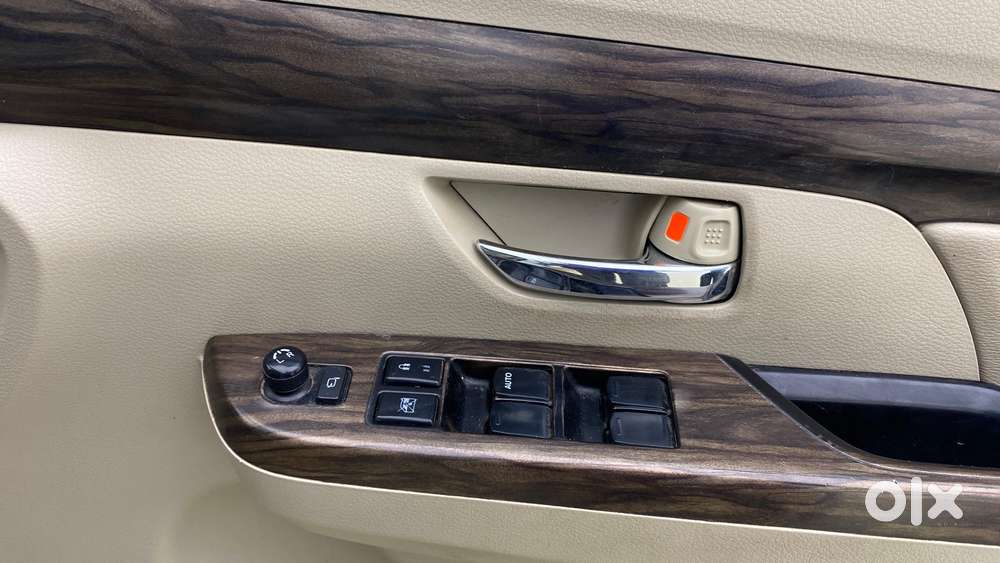 Maruti Suzuki Ertiga Zxi Plus Shvs, 2020, Petrol