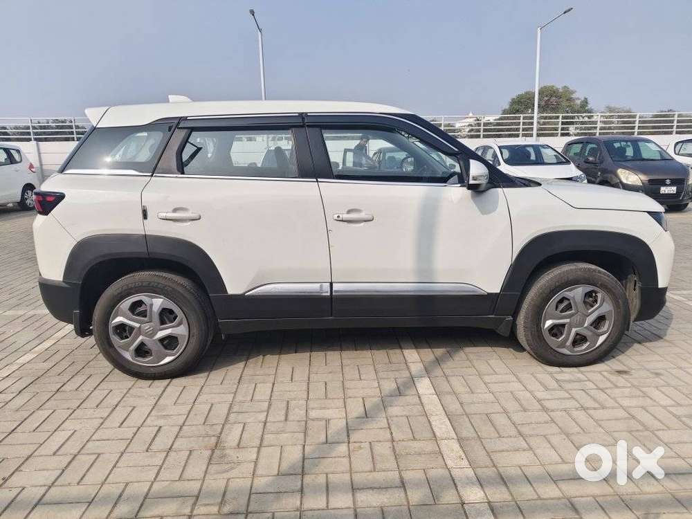 Maruti Suzuki Brezza 1.5 Vxi Smart Hybrid, 2023, Petrol