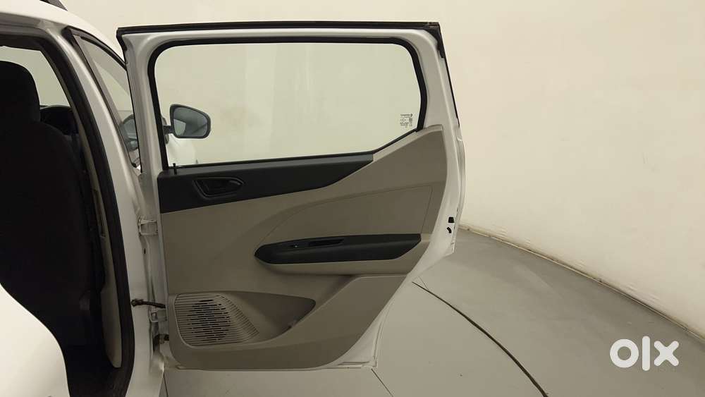 Renault Triber Rxt, 2022, Petrol