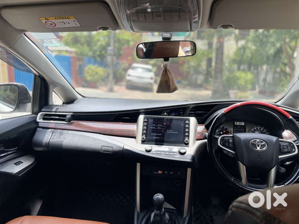 Toyota Innova Crysta 2.7 Vx Mt, 2022, Petrol