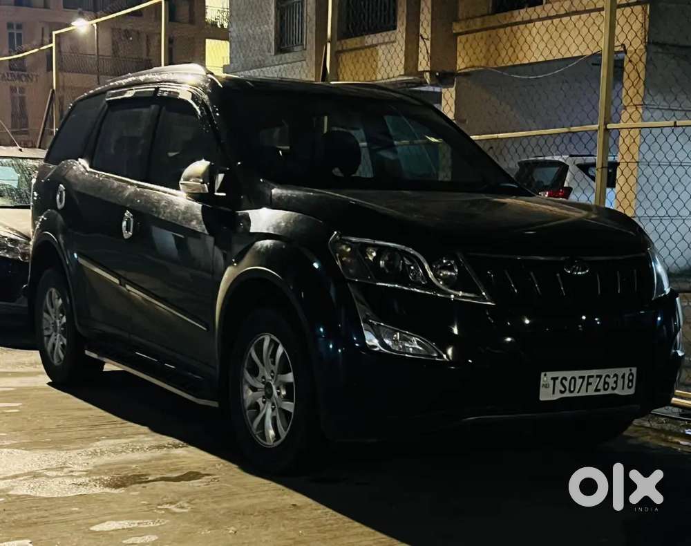 Mahindra Xuv500 W9 &ndash; 2017 | Manual Diesel | Black