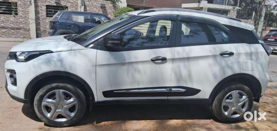 Tata Nexon 1.5 Revotorq Xm (s), 2023, Diesel