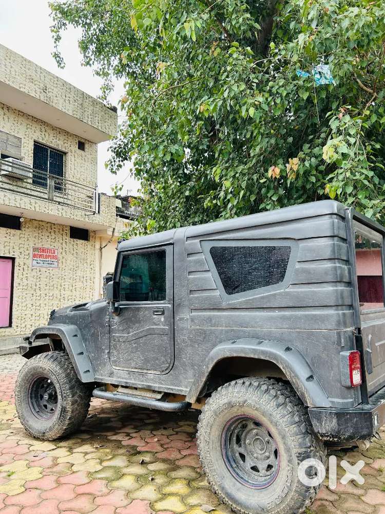 केट डाउल्टन ब्लैक कलर न्यू टायर A1 कंडीशन