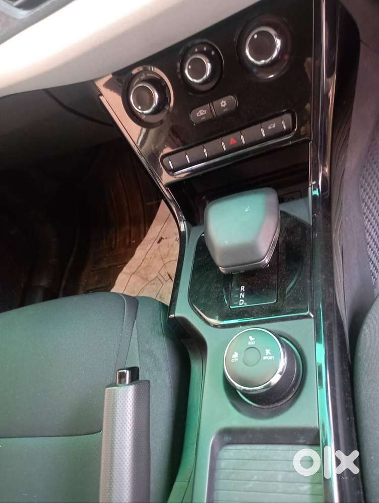Tata Nexon Pure Plus Automatic 2025