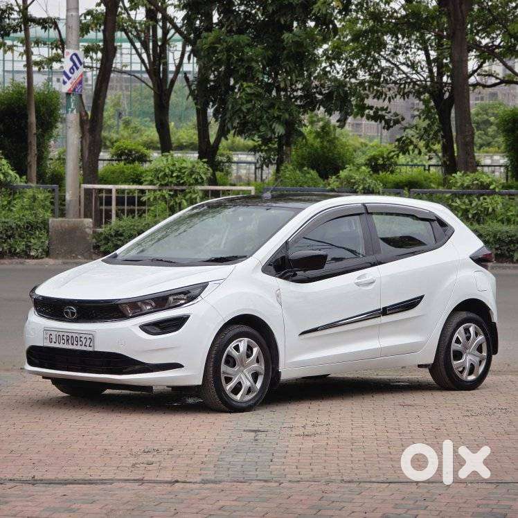 Tata Altroz 1.2 Xm Plus, 2022, Petrol