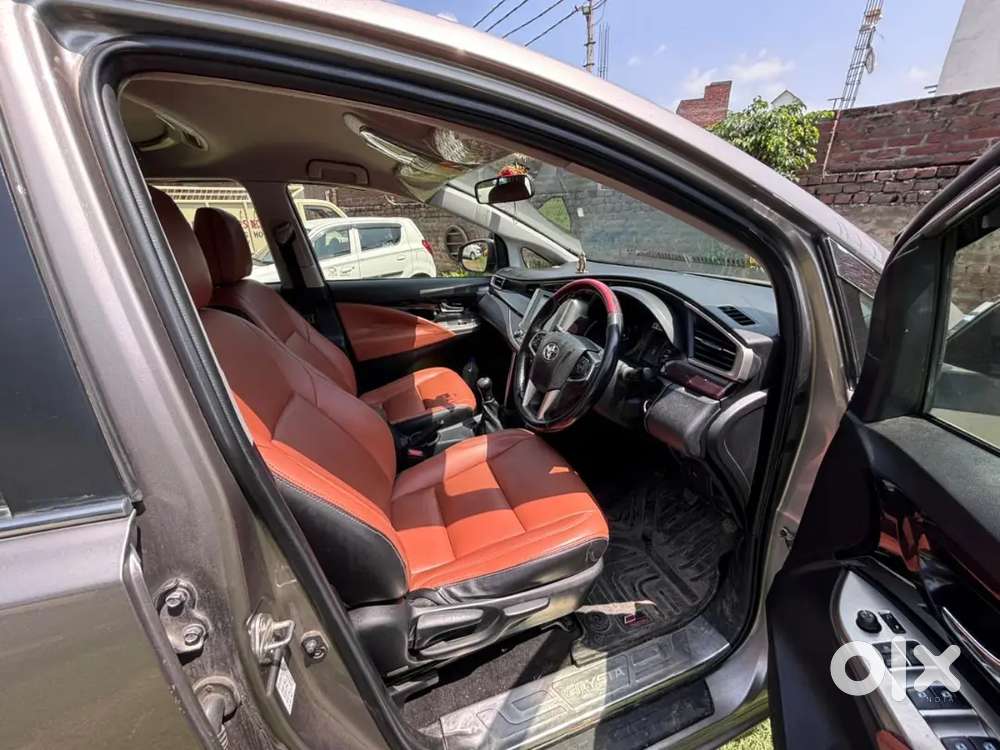 Toyota Innova Crysta 2.4 V 2019