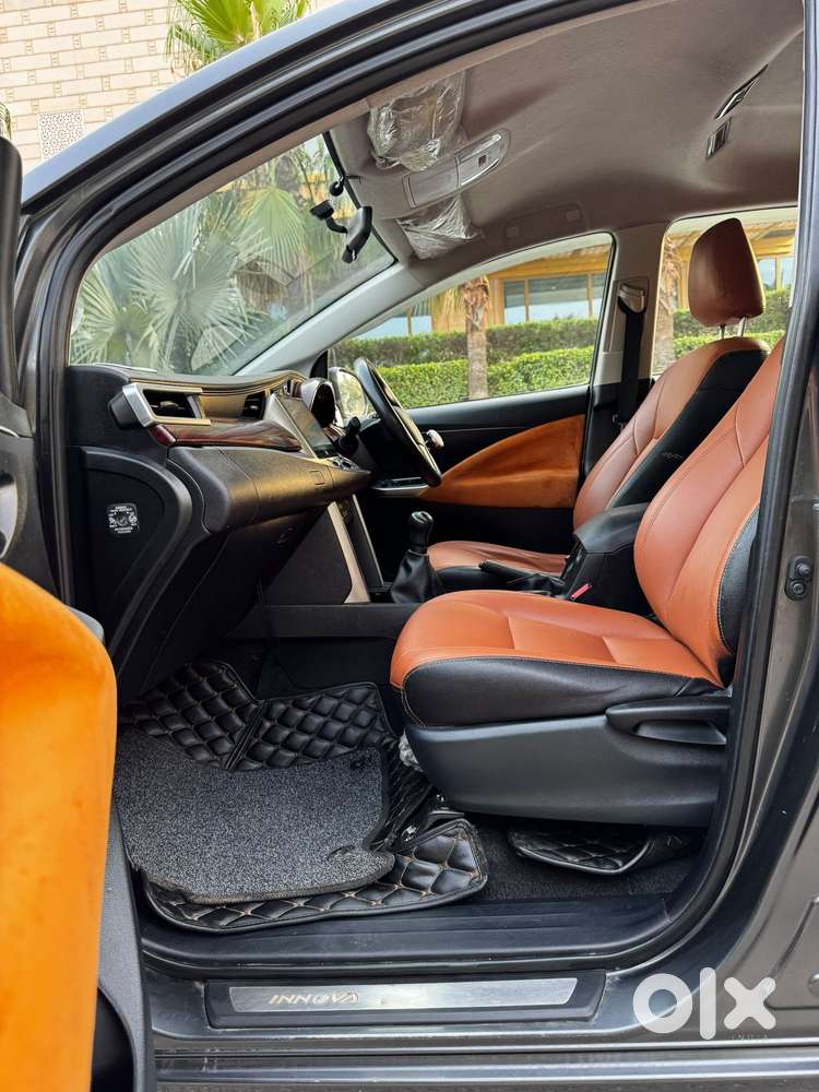 Toyota Innova Crysta 2.4 G Plus Mt 8 Str, 2018, Diesel