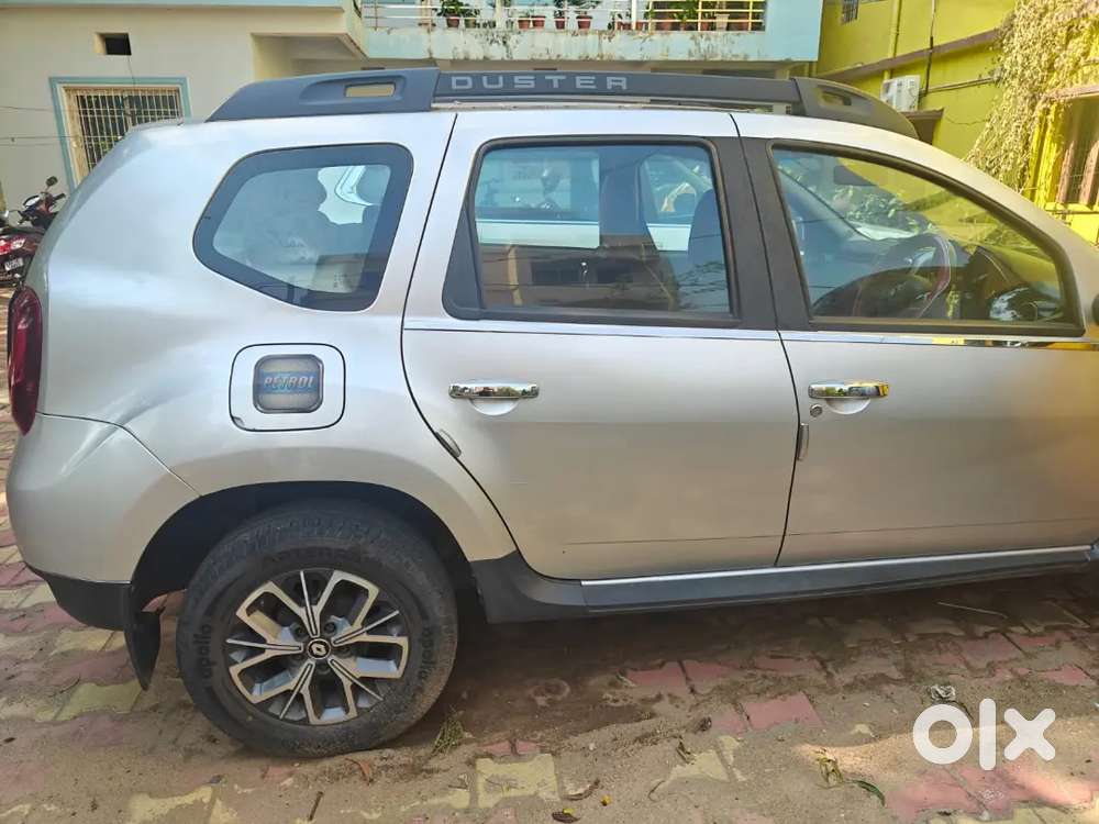 Renault Duster 2019 Petrol Manual Silver Colour