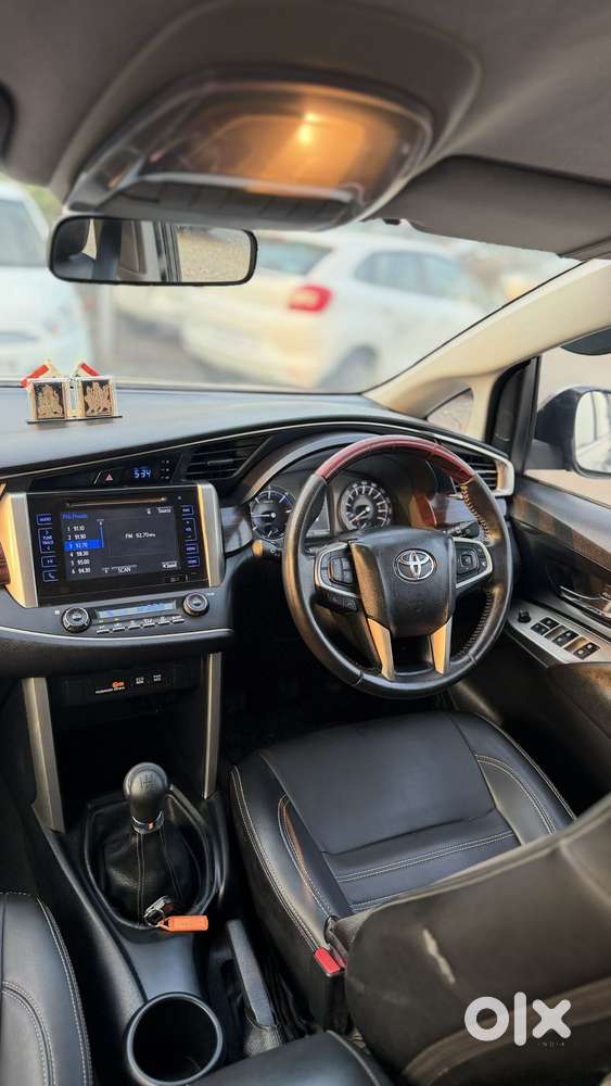 Toyota Innova Crysta 2.4 Vx Mt 8s, 2017, Diesel