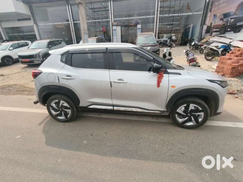 Nissan Magnite Visia Plus Silver Color