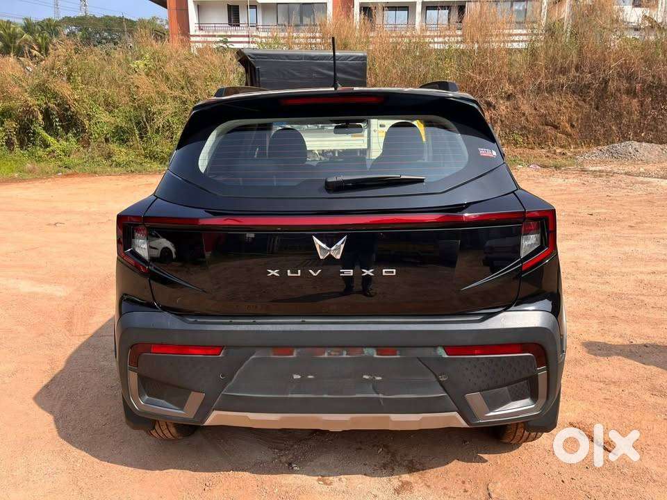 Mahindra Xuv300 Ax5 Petrol 2024