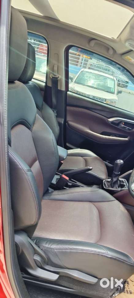 Maruti Suzuki Grand Vitara 1.5 Alpha Smart Hybrid Dual Tone, 2024, P..