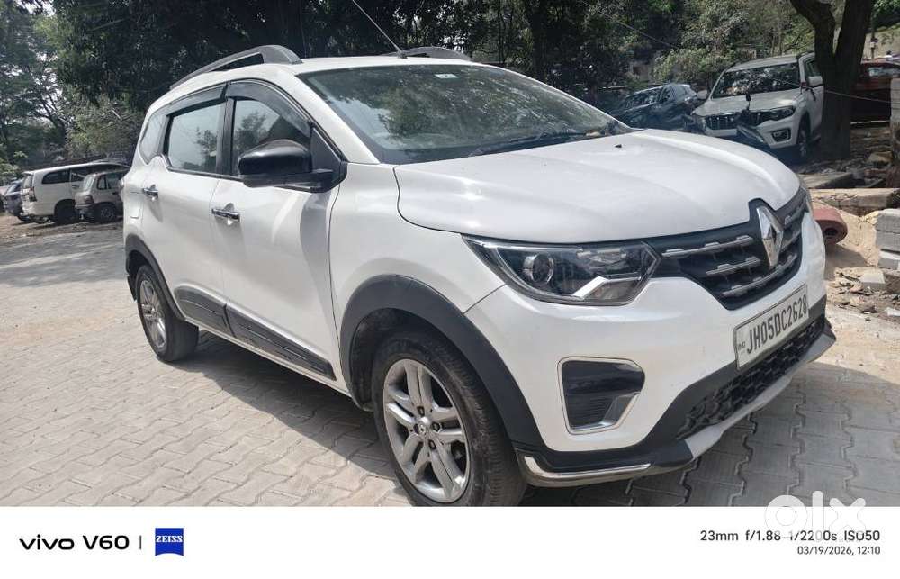 Renault Triber 1.0 Rxz Dual Tone, 2022, Petrol