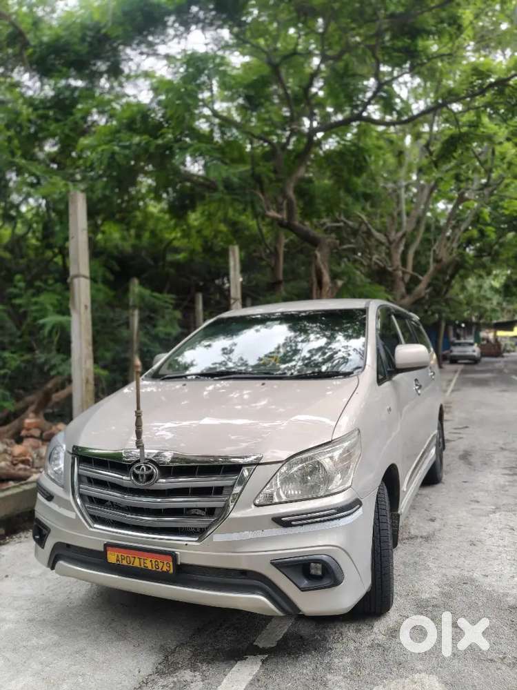 Toyota Innova 2013 Diesel Car
