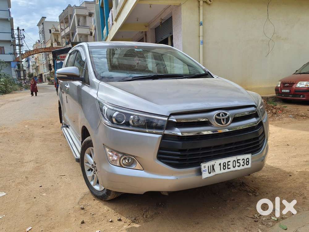 Toyota Innova Crysta 2016 2.4 V 8 Seat