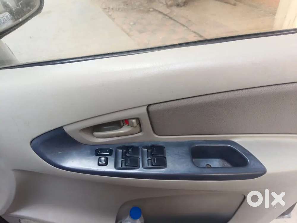 Toyota Innova 2011 Diesel 107000 Km Driven