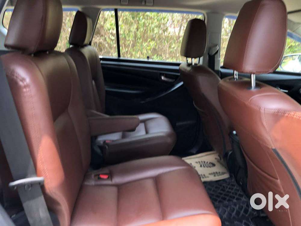 Toyota Innova Crysta 2.4 G Plus Mt 8 Str, 2025, Diesel