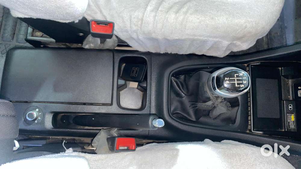 Renault Triber Rxz, 2024, Petrol