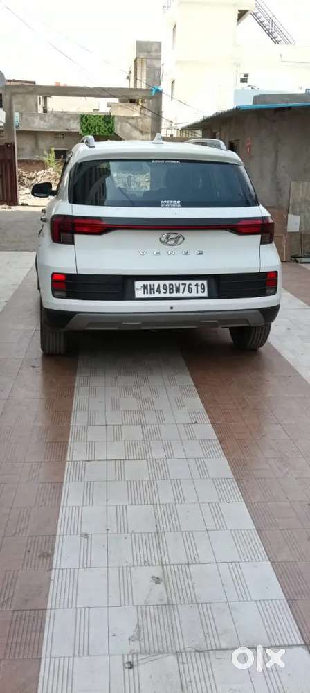 Hyundai New Venue 2023 Petrol Well Maintained
