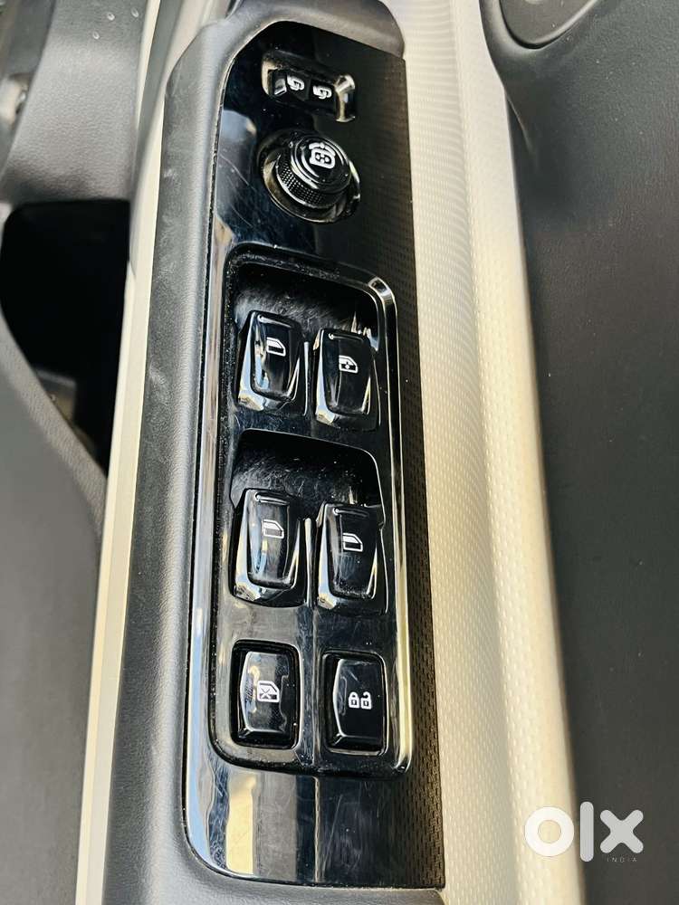 Mahindra Thar Roxx Ax7 L Diesel At 2wd, 2026, Diesel