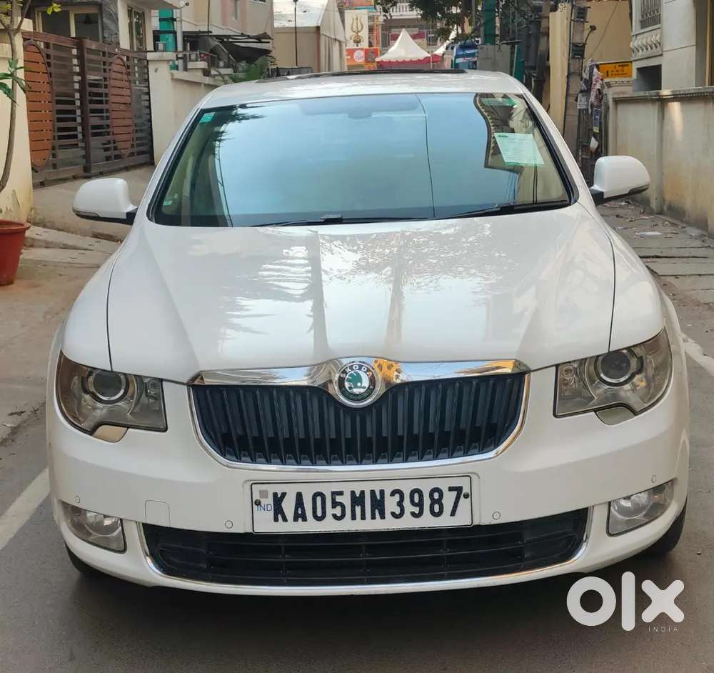 Skoda Superb 2013 Petrol 75800 Km Driven