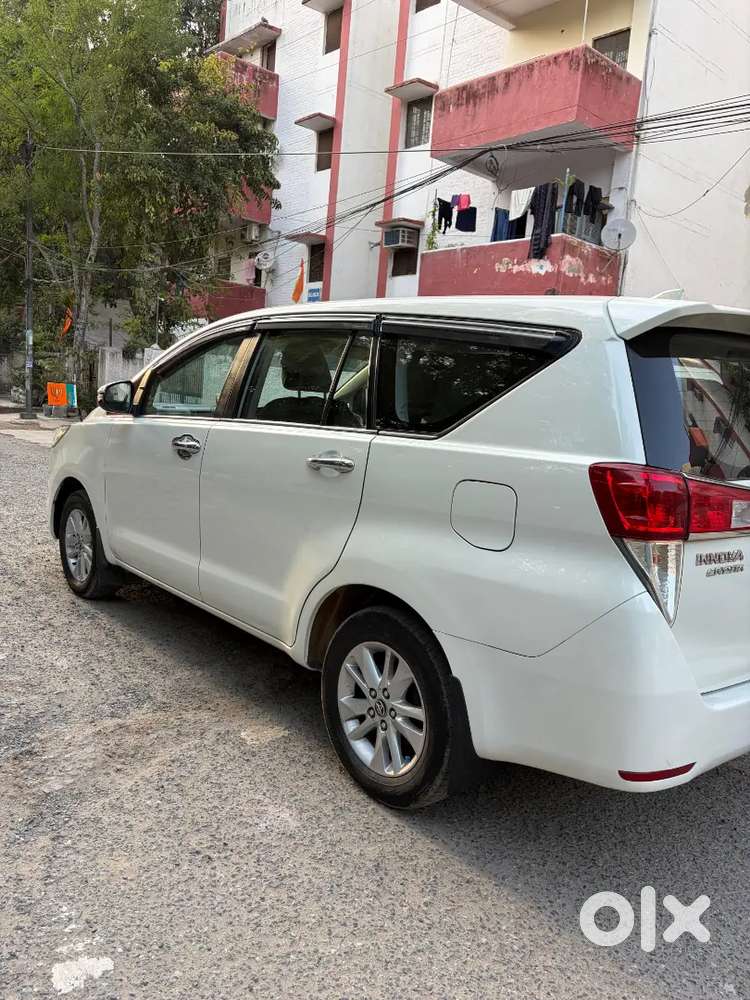 Toyota Innova Crysta 2018 Diesel Well Maintained