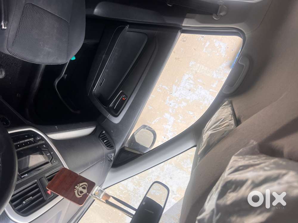 Vitara Brezza Lxi Petrol Brand New Condtion For Sale
