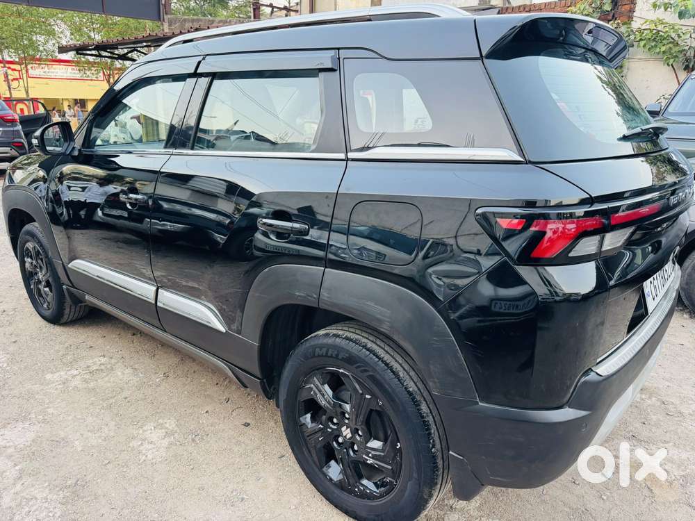 Maruti Suzuki Brezza 1.5 Zxi Smart Hybrid, 2023, Petrol