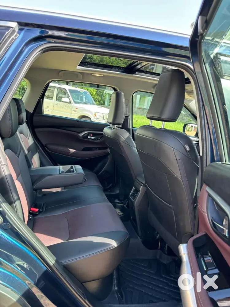Grand Vitara
Petrolhybrid2025 August Model
Brand New Showroom Condtion