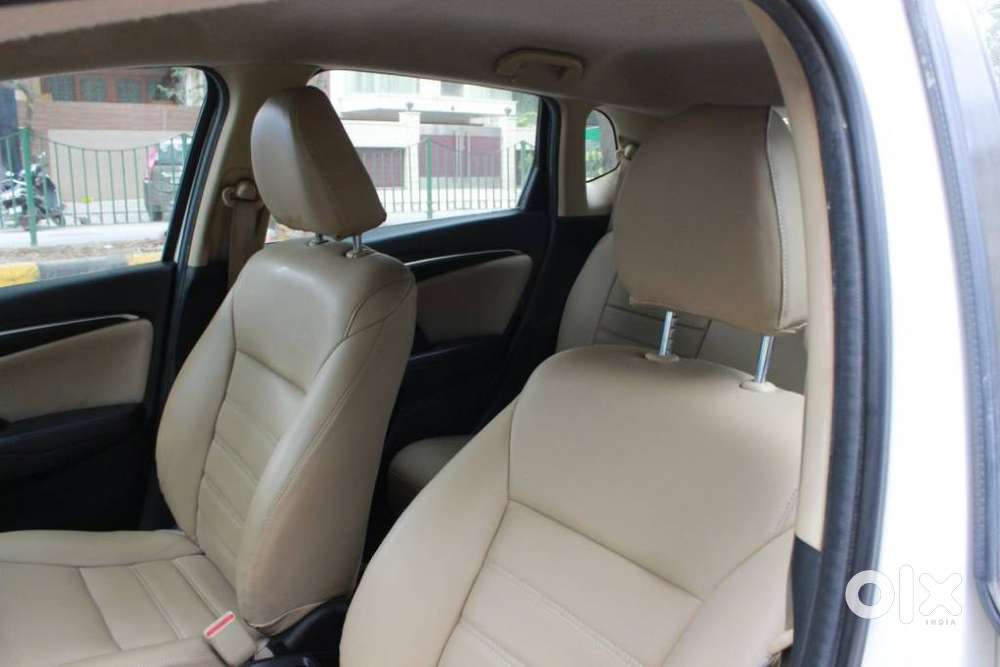 Honda Jazz V Automatic, 2015, Petrol