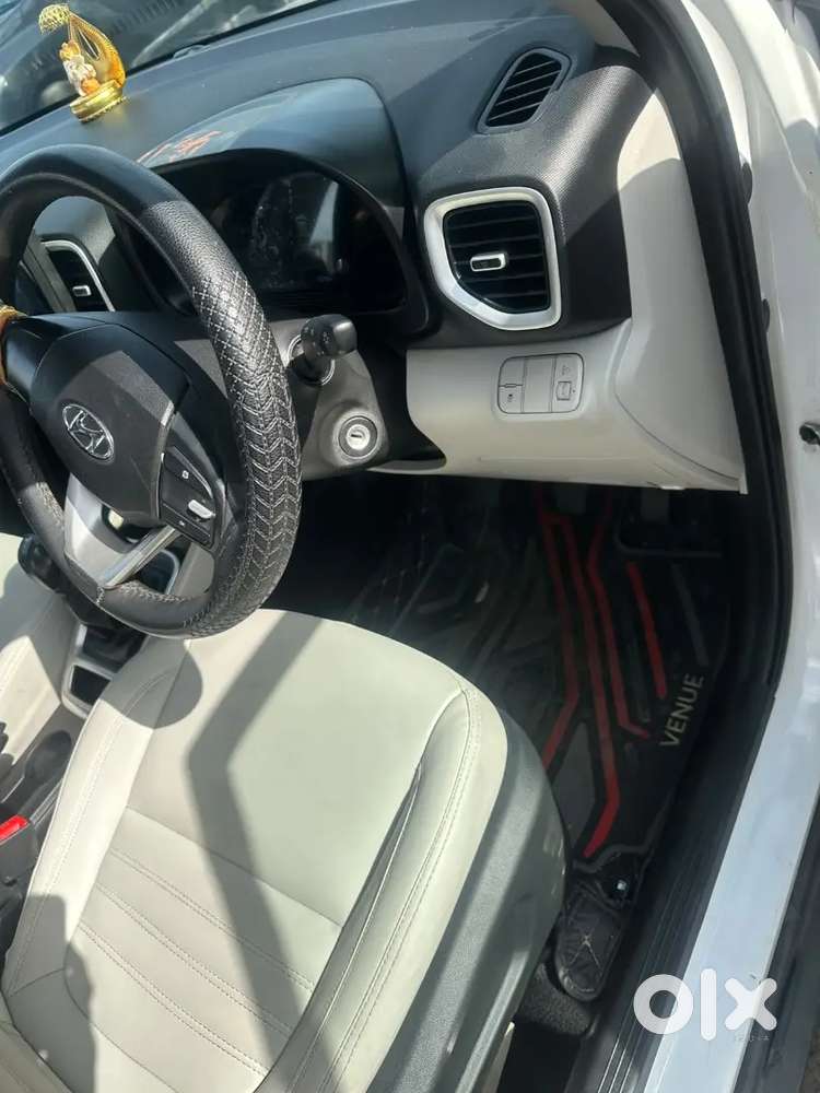Hyundai Venue Petrol 2024