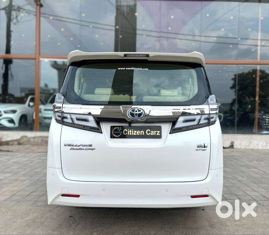 Toyota Vellfire 2.5 Executive Lounge, 2022, Petrol
