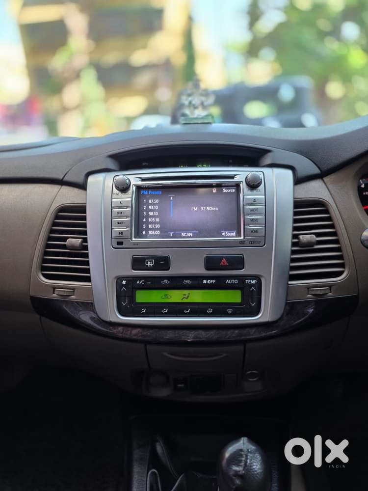 Toyota Innova 2.5 V 8 Str, 2015, Diesel