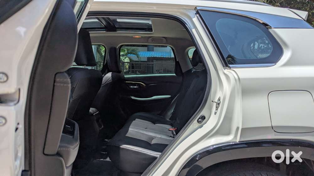 Maruti Suzuki Grand Vitara 1.5 Alpha Plus Intelligent Hybrid Ecvt, 2..