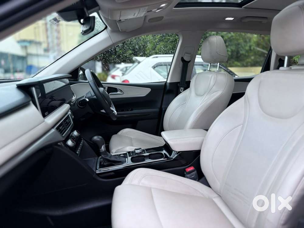 Mahindra Xuv700 2.2 Ax 7 Diesel At Luxury Pack Str, 2022, Diesel