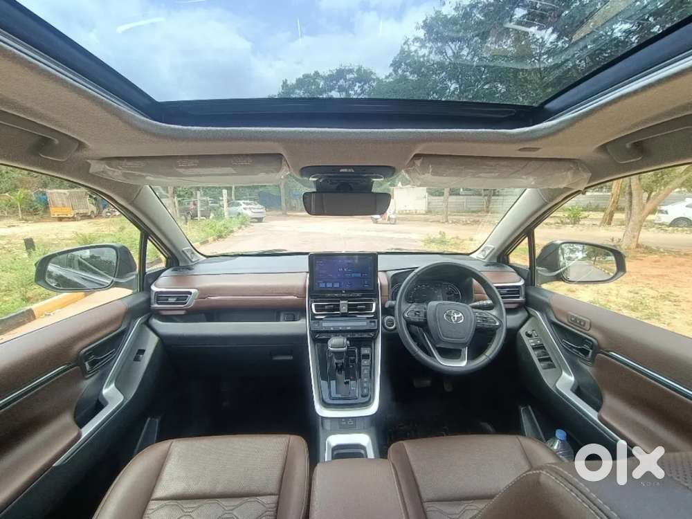 Toyota Innova Hycross 2.0 Zx (o) Hybrid 7 Str, 2024, Petrol