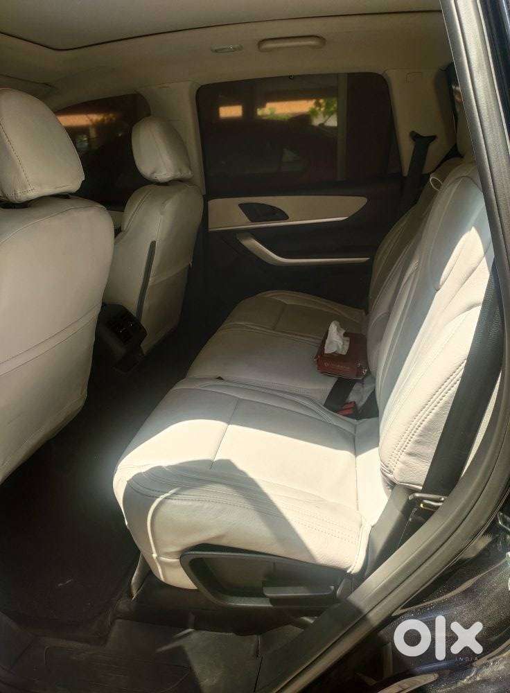 Mahindra Xuv700 2.2 Ax 5 Diesel Mt 7 Str, 2025, Diesel