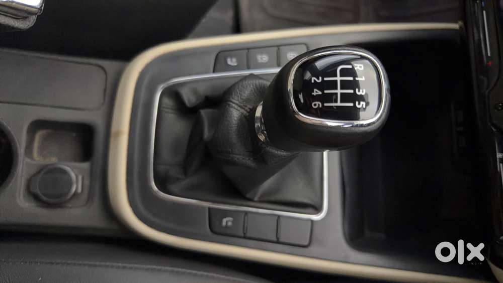 Skoda Slavia Style 1.0l Tsi Mt, 2024, Petrol