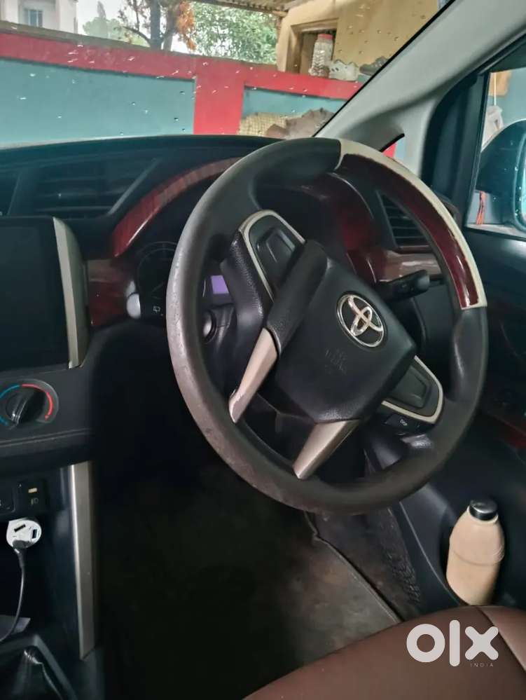 Toyota Innova Crysta 2017 Diesel Well Maintained