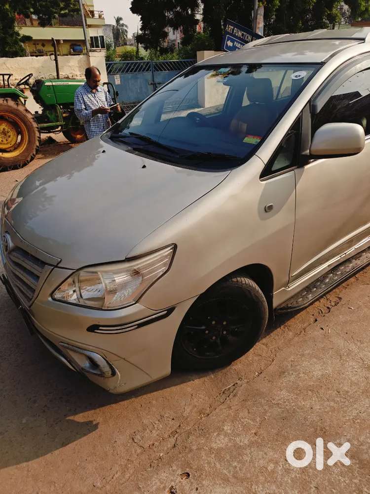 Toyota Innova 2016