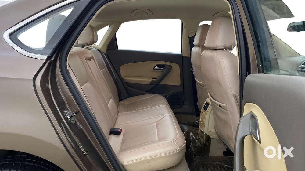 Volkswagen Vento 1.6 Highline, 2015, Petrol
