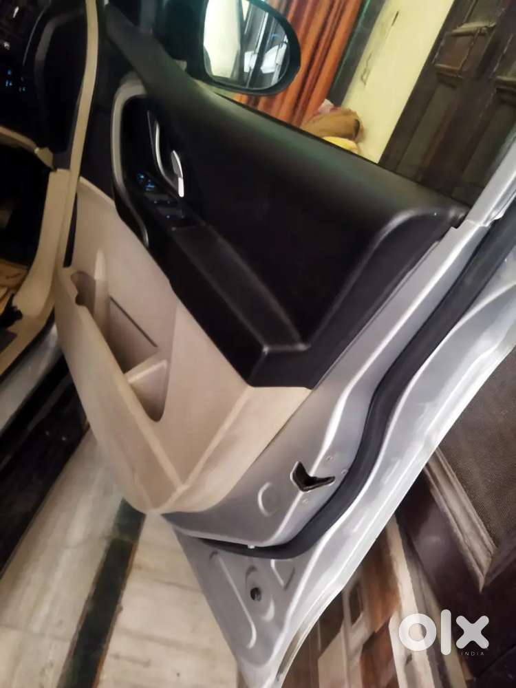 Mahindra Xuv500 2017 Diesel 37000 Km Driven