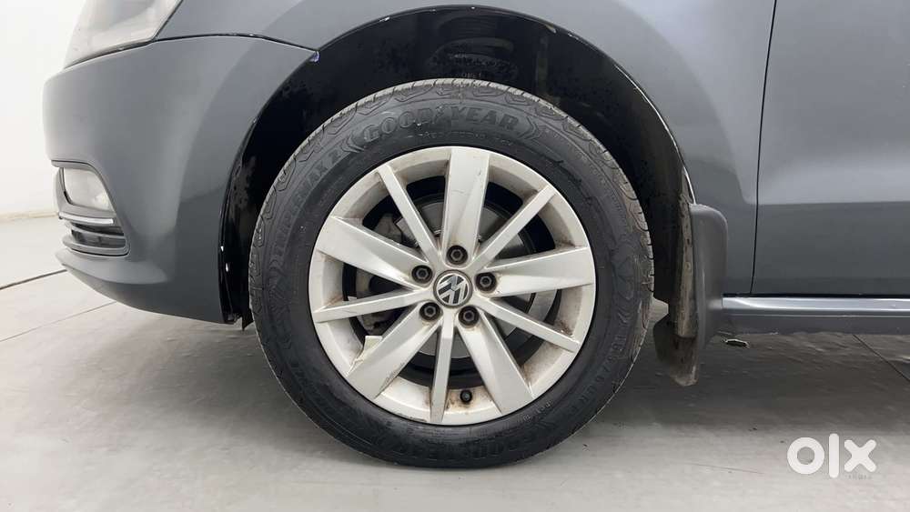 Volkswagen Polo Petrol Highline 1.2l, 2016, Petrol