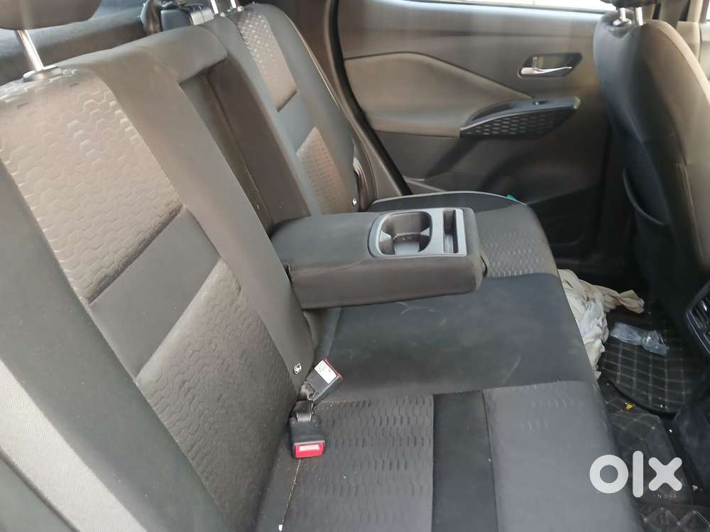 Nissan Magnite 1.0 Xv Premium, 2025, Cng & Hybrids