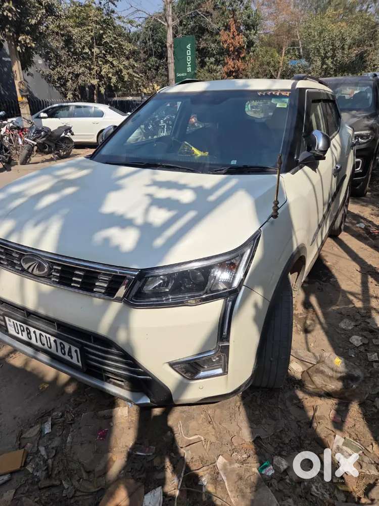 Mahindra/xuv300/w8