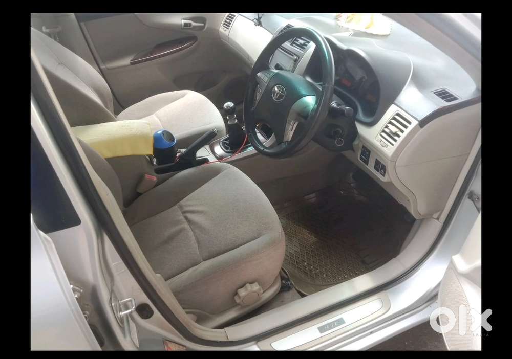 Toyota Corolla Altis 2012