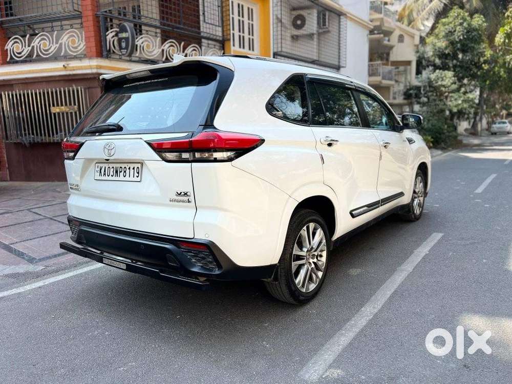 Toyota Innova Hycross 2.0 Vx Hybrid 7 Str, 2023, Petrol